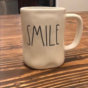 ✨RAE DUNN✨ SMILE mug 😍